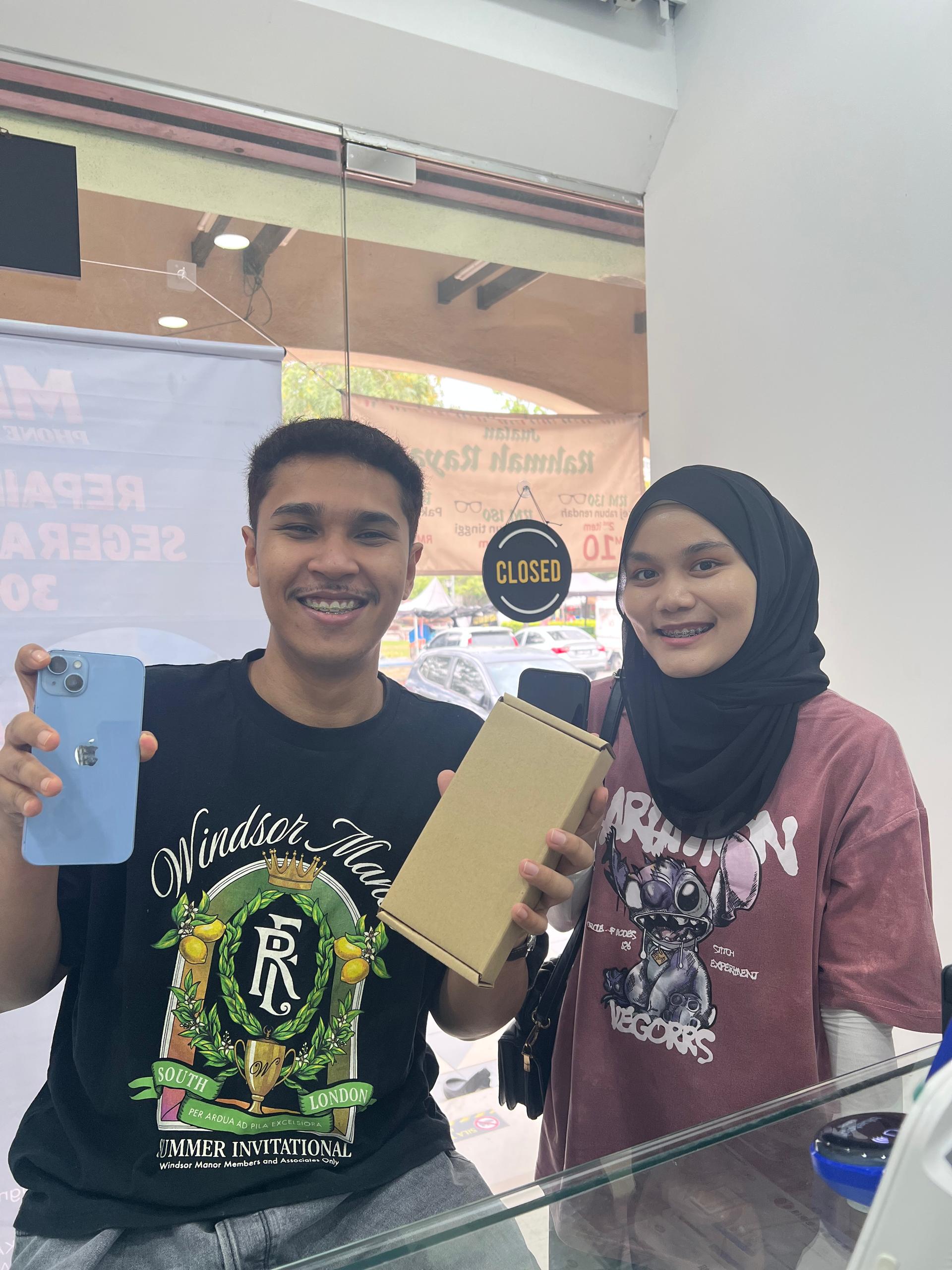 Customer happy dengan iPhone baru repair